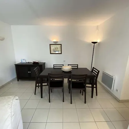Marine - 021- Bel Avec Son Jardin Privatif Mae-1841 *